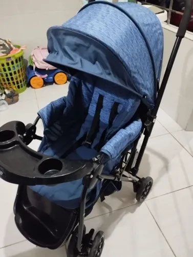 Carrinho de bebê Cosco