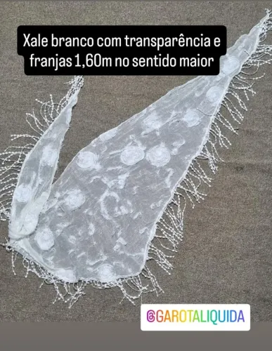 Xale branco com transparência e franjas 1,60m no sentido maior