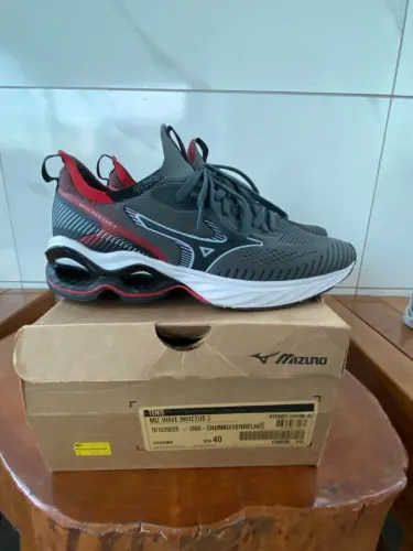 Tênis Mizuno Wave Invictus 3