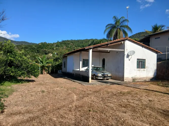 Chácara de 4.000m² com Casa