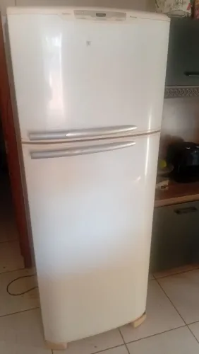 Vende-se geladeira frost frest eletrolux
