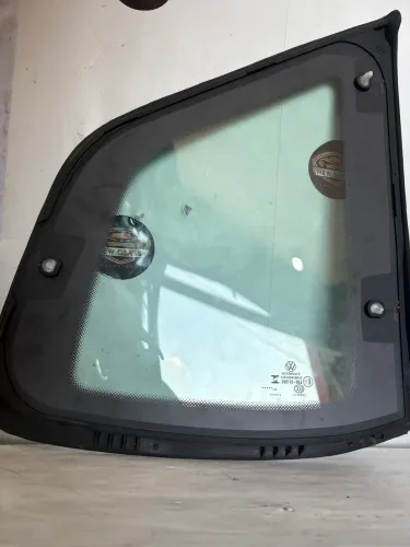  Vidro óculo traseiro esquerdo para Volkswagen Taos, peça original