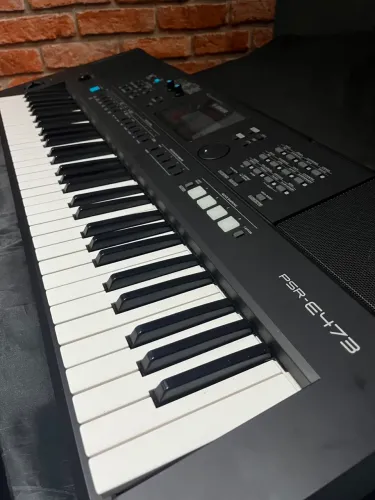 Teclado YAMAHA