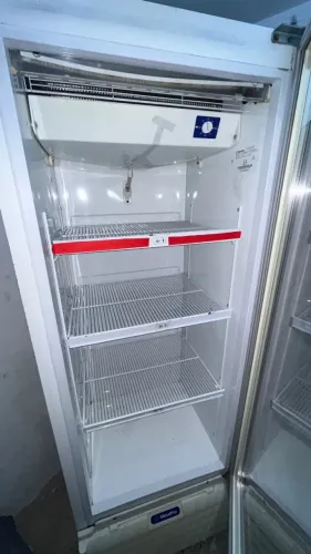 Geladeira Expositora Metalfrio 350 Litros