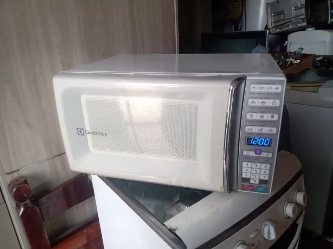 Microondas 34 litros funcinando ok com garantia 260 reais