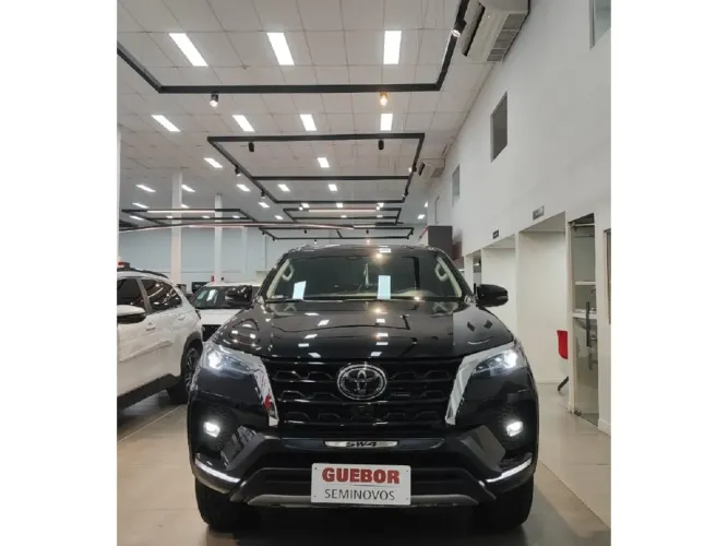 Toyota Hilux SW4 SRX 4X4 2.8 TDI 16V Dies. Aut. 2024
