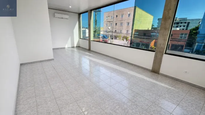SALA COMERCIAL em UBATUBA - SP, CENTRO