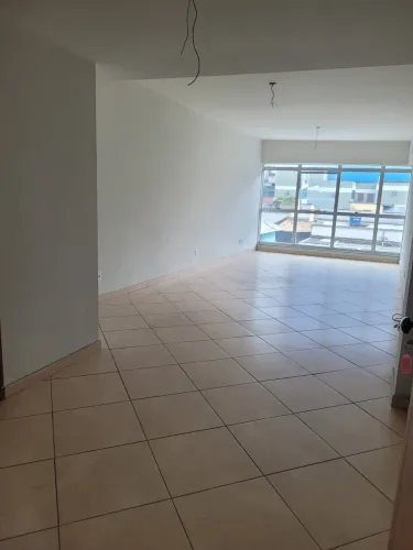 Salas comerciais no Pechincha de 35 a 40m² (frente)