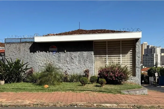 Locação Casa Comercial com 246mts 03 Quartos no Jardim Macedo/SP