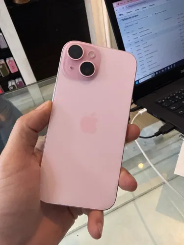 Iphone 15 128 - Rosa - Bateria 75 % - Loja Física