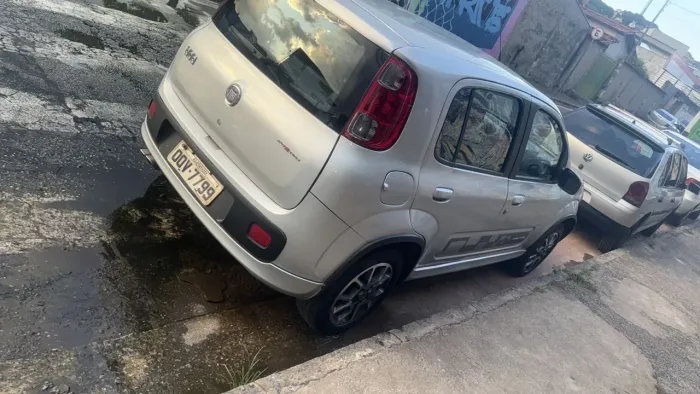 Fiat Uno Sporting 1.4 EVO Fire Flex 8V 4P 2013