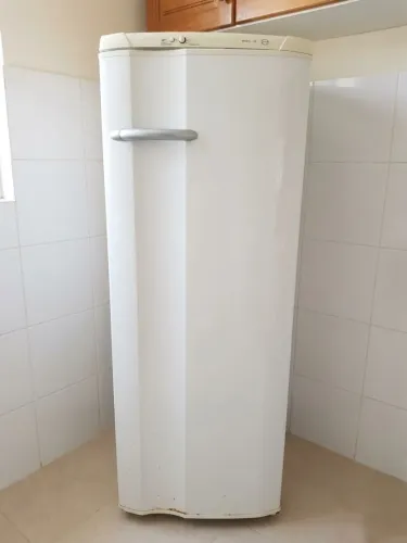 Geladeira Eletrolux mdl 70 funcionando