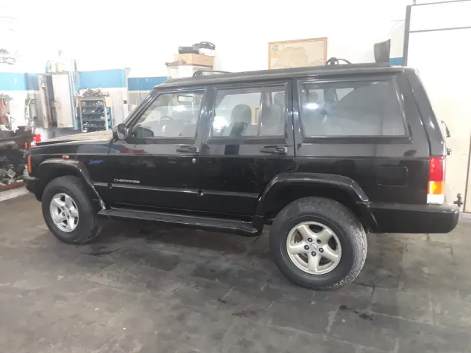 Jeep Cherokee Sport 4.0 Mec./aut. 1998