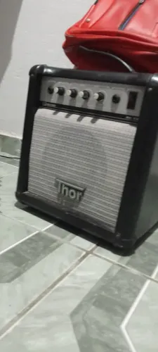 Contrabaixo Meteoro Thor 30W - R$ 350.