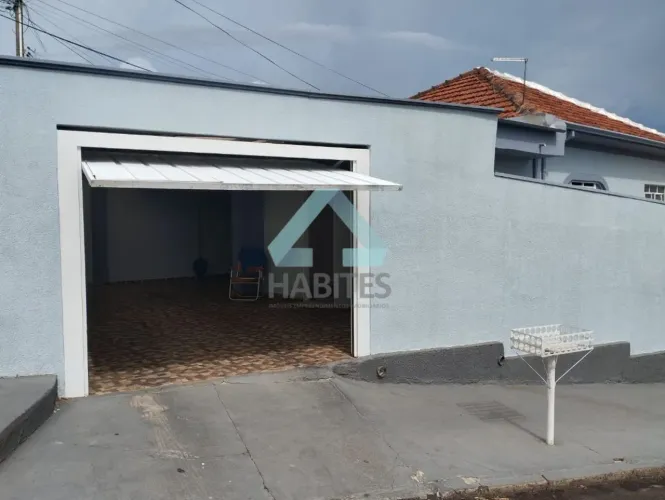 Venda de Casas / Padrão na cidade de Botucatu