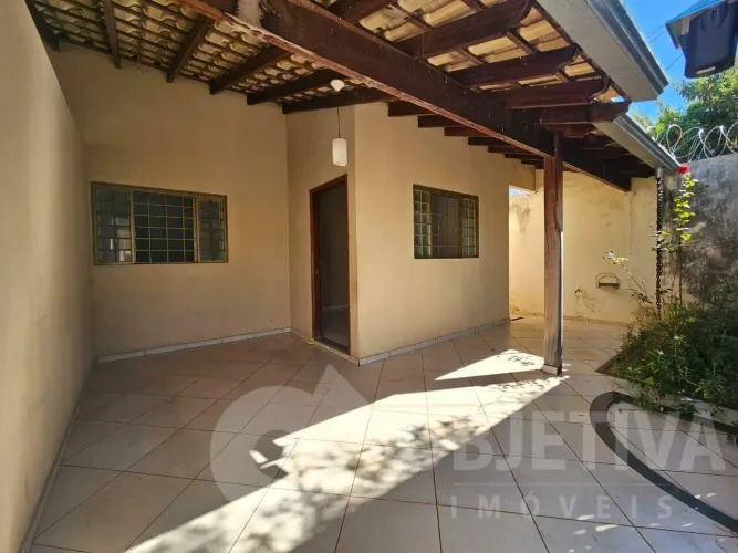 Casa para aluguel, 3 quartos, 1 suíte, 1 vaga, SANTA MONICA - UBERLANDIA/MG