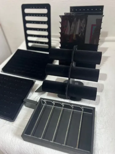 Expositores para joias preto