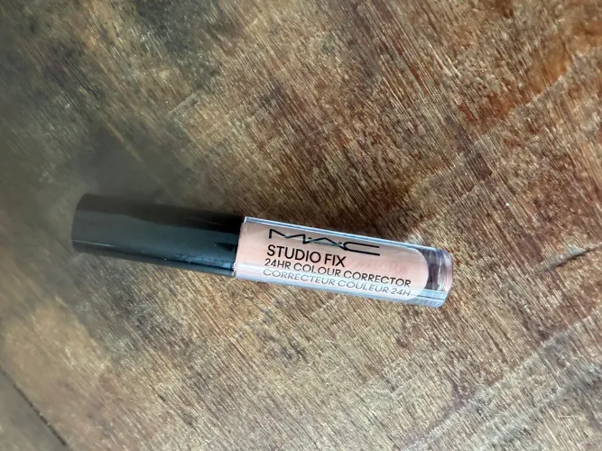corretivo colorido MAC studio fix 24hr cor peach