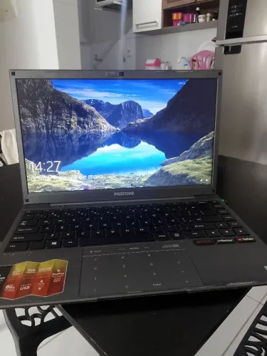 Notebook positivo bem conservado 