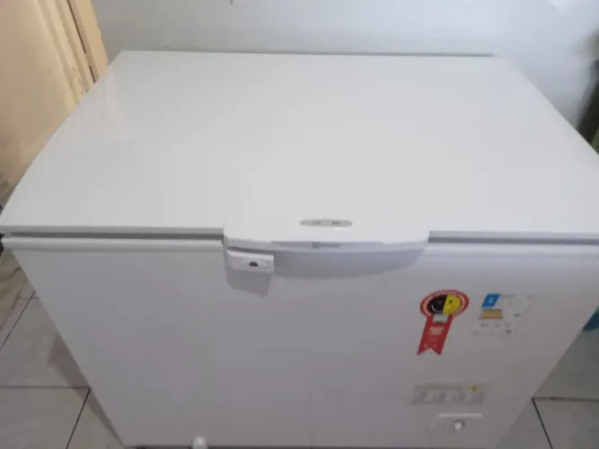 Freezer novo com nota fiscal vendo troco por carro 