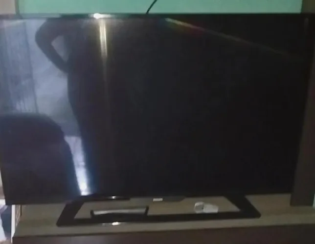 Vendo tv Philips 42 novinha