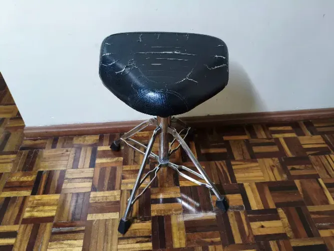 Banco Selim com 4 Pernas (Precisa Revisar)