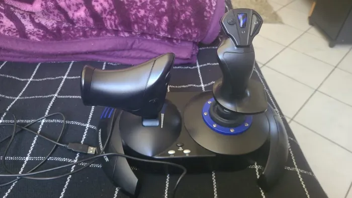 Joystick Thrustmaster T.flight Hotas 4 Ps4 Ps5 Pc Preto Preto