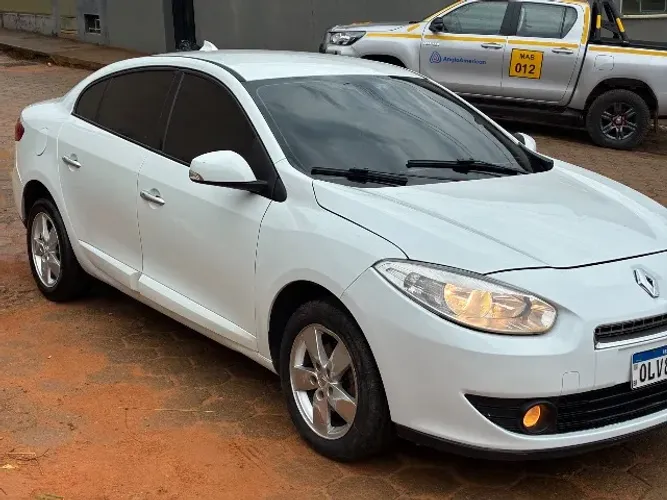 Renault Fluence Sed. Dynamique 2.0 16V Flex Aut. 2013