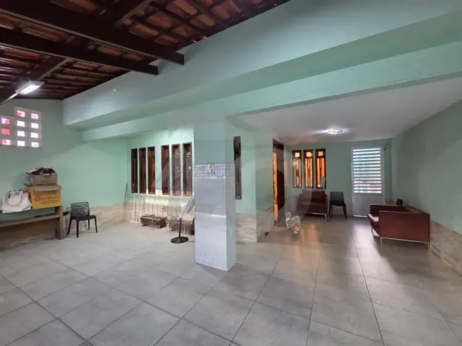 Casa no Bairro Pereira Lobo - 240m², 5 Quartos, todos Suítes