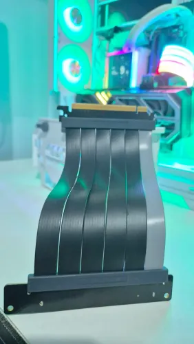 ?Suporte para Placa de Vídeo Cooler Master Branco (Cabo Preto) - Impecável!