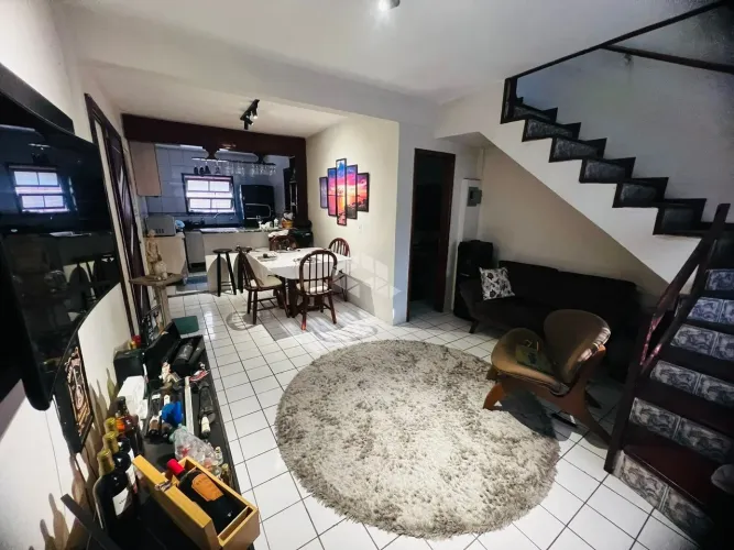 CASA À VENDA COM 3 QUARTOS 1 SUÍTE E 2 VAGAS NA VARGEM DO BOM JESUS