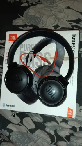 ? JBL Tune 510BT original, ótimo estado, com caixa e cabo. Funcionando perfeitamente!