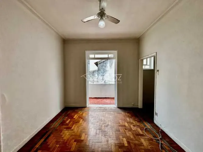 Apartamento : / Residencial / Catete