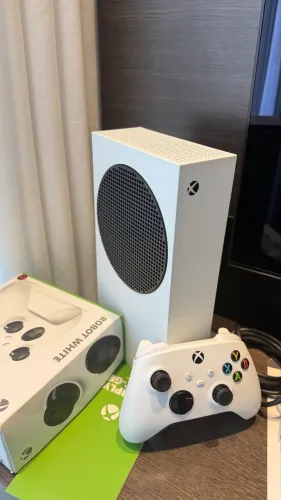 Xbox series S, p/ sair hj, jogue GTA 6, parcelo cartão, garantia!