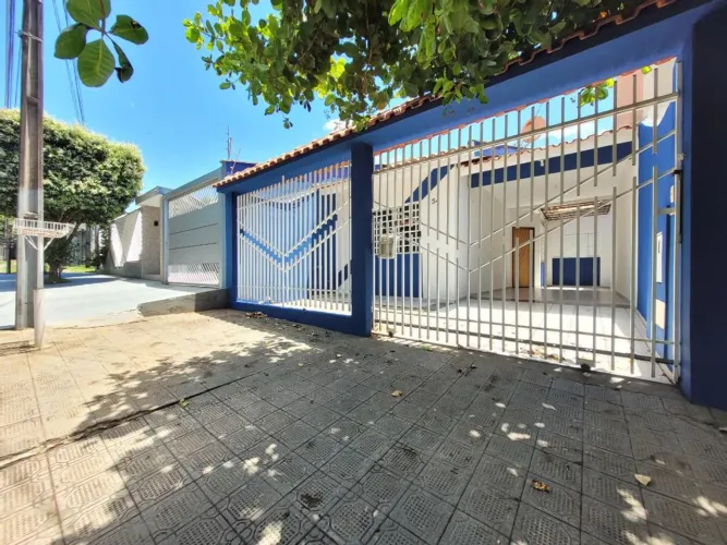 Casa para alugar em Maringá, Jardim Santa Helena, com 3 quartos, com 120 m²