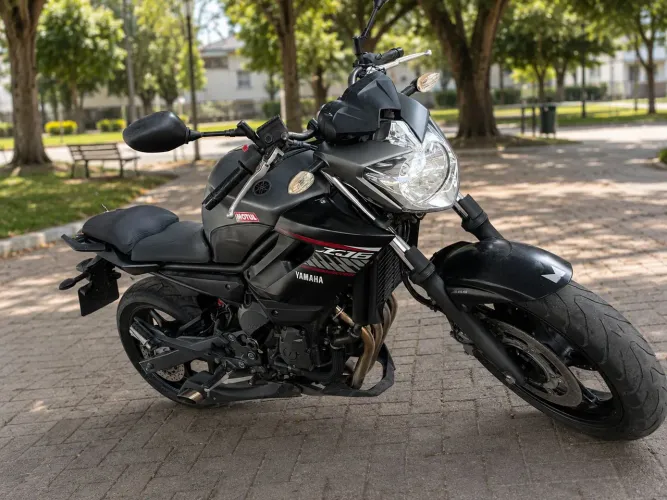 Yamaha XJ6 600 ABS - 4 Cilindros