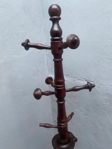 Cabideiro Antigo 