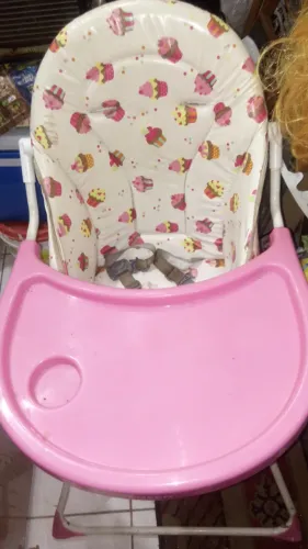 Cadeirinha para criança se alimentar