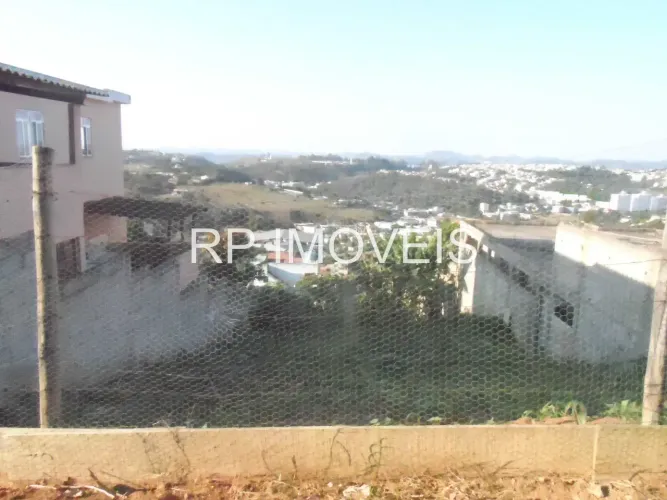 Imóvel para venda tem 343 metros quadrados em Santos Dumont - Juiz de Fora - MG