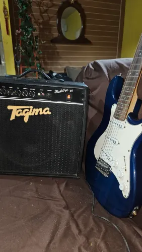 Kit Guitarra Strinberg + Amplificador Tagima Black Fox 50 + Correia