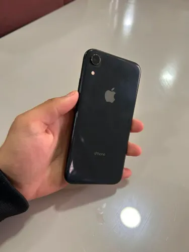 iPhone XR preto 64gb