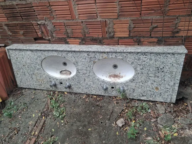 Pia dupla em granito