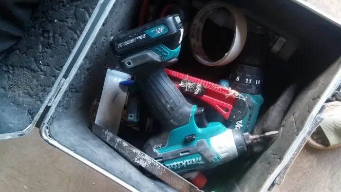 Furadeira parafusadeira Makita