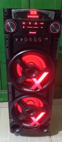 Caixa de som AMVOX com 2 meses de uso