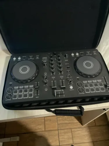 Vendo Ddj flx4 nova ou troco em iPhone acima do 14 pro max