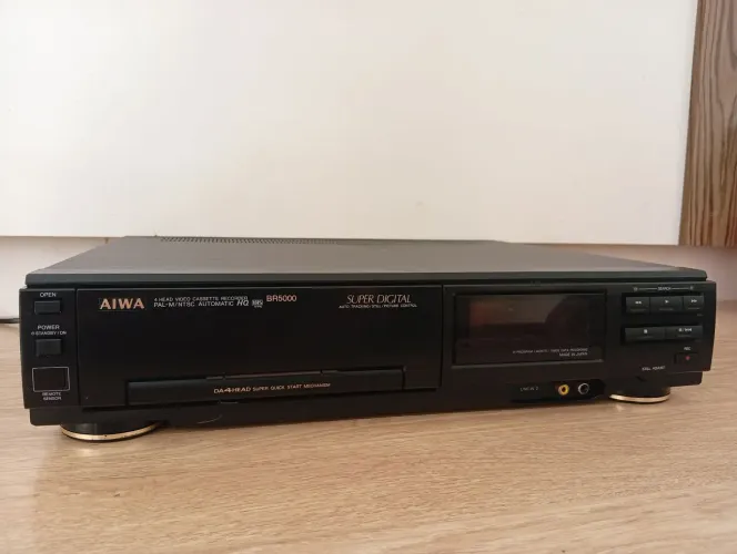 Vídeo cassete recorder AIWA model BR5000BH MADE IN JAPAN .
