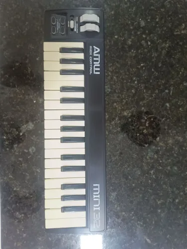 Teclado controlador AMW MINI32 em estado de novo 