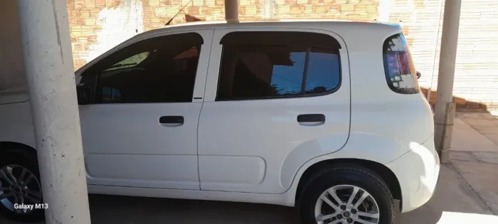 Fiat Uno Attractive 1.0 EVO Fire Flex 8V 5P 2015