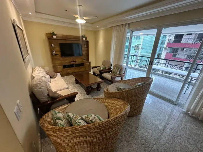 Apartamento para Venda em Cabo Frio, Centro, 4 dormitórios, 2 suítes, 4 banheiros, 2 vagas