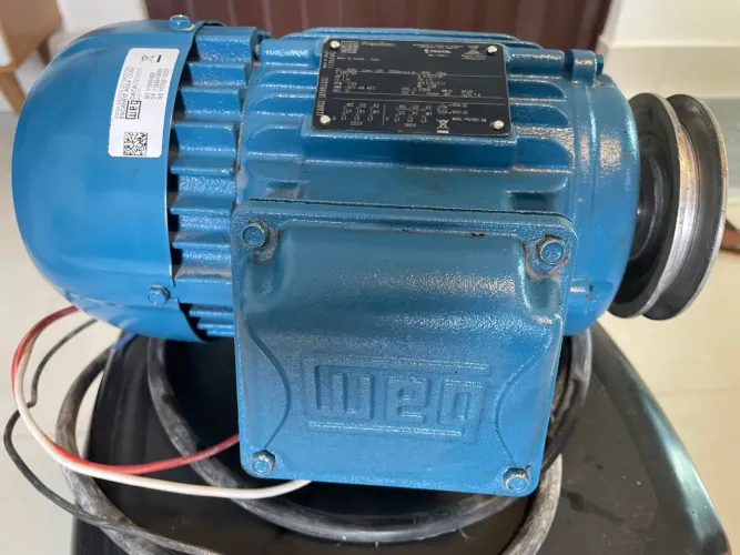 Motor Elétrico WEG W22 Premium  1,5 CV Trifásico 